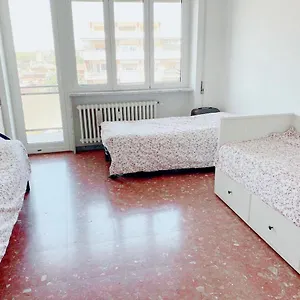 Bed & Breakfast Female Dormitory For Only Female